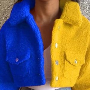 I’m selling a crop top furry jacket ,